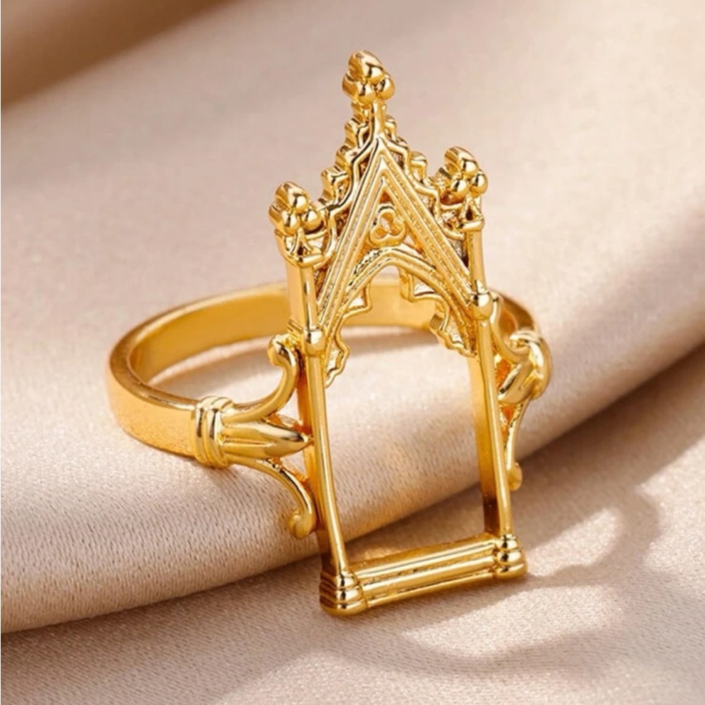 Gold Frame Ring - Picture 4 of 7